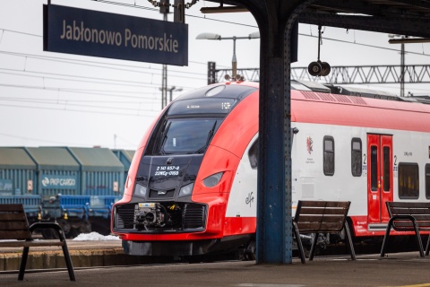 Osiem par pociągów będzie regularnie jeździć z Aleksandrowa Kujawskiego do Ciechocinka