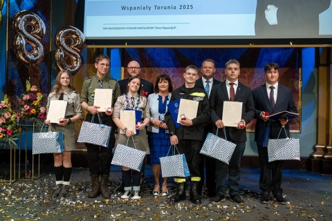 Nurkują z niepełnosprawnymi, zbierają dary, wydają paczki. W Toruniu nagrodzono nastolatków