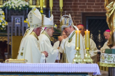 Ingres bp. Arkadiusza Okroja do toruńskiej katedry. Chcę, by był to Kościół ciągłej formacji