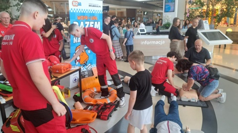 O pierwszej pomocy w galerii handlowej. Bezpiecznie na wakacjach w Toruniu