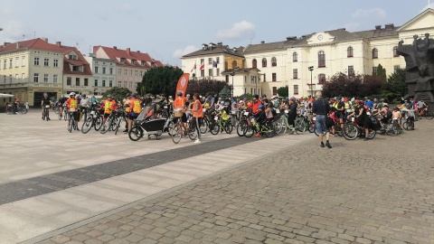 Blisko 300 rowerzystów ruszyło z Bydgoszczy do Ostromecka. Trwa walka o prestiżowy tytuł [zdjęcia, wideo]
