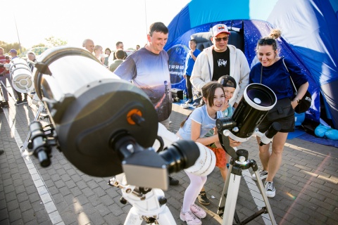 Kosmos, mobilne planetarium i obserwacje nieba. Astrofestiwal w Grudziądzu