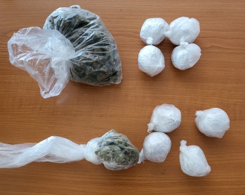 Miał 4 kilogramy czystej amfetaminy, ale zamiast do aresztu, poszedł do domu