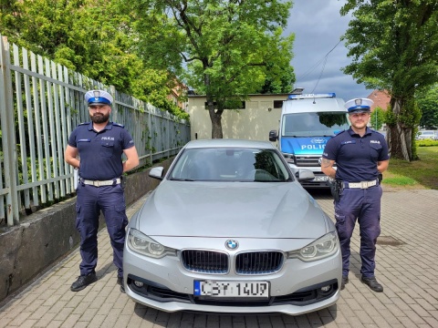 Dziecko z wysoką gorączką mdlało. Policjanci eskortowali auto do szpitala w Grudziądzu