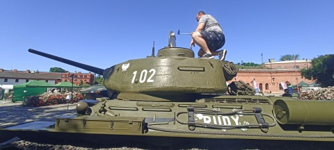 Takim modelem czołgu jeździli czterej pancerni i Szarik. Festyn militarny w Toruniu [zdjęcia]