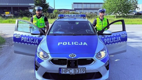Rodząca kobieta za kierownicą pędziła do szpitala. Na szczęście zatrzymali ją policjanci