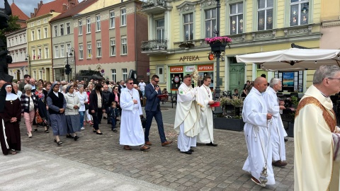 Boże Ciało w Bydgoszczy i Kruszwicy. Ulicami miast przeszły uroczyste procesje [zdjęcia]