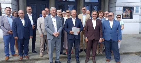 PSL chce zniesienia dwukadencyjności w samorządach. Projekt trafił do Sejmu
