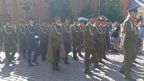 Promocja oficerska wróciła do Torunia 26 żołnierzy awansowanych po kursie