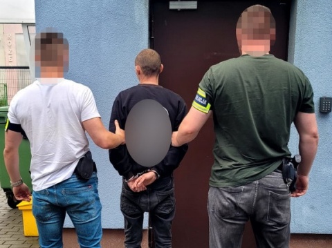 Areszt dla nożownika z Tucholi. Mężczyzna usłyszał zarzut, grozi mu do 20 lat więzienia [aktualizacja]