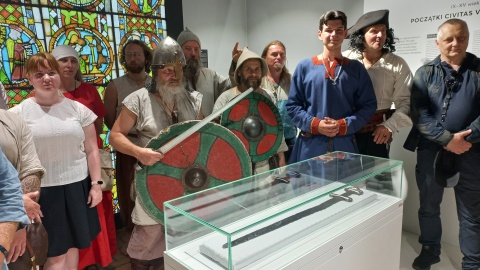 Wędrowali szlakiem wikingów po Włocławku Drakkar dołączył do Festiwalu Wisły
