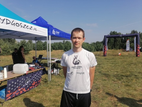 Biegł tak długo, aż wyeliminował pozostałych zawodników. Nocna rywalizacja w Bydgoszczy
