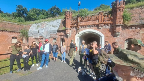 Tu można poczuć historię Bramy toruńskiego Fortu V otwarte pierwszy raz dla zwiedzających [zdjęcia]