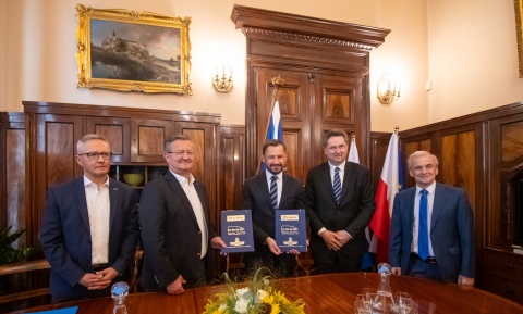 Bydgoska Pesa dostarczy nowoczesne tramwaje dla Krakowa