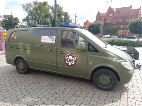 Kujawsko-pomorski ambulans jedzie na front. Będzie służyć żołnierzom na Ukrainie [zdjęcia]