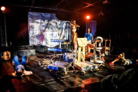 Scena nad Kanałem Bydgoskim, Kanał także w scenariuszu Teatr Polski idzie w plener