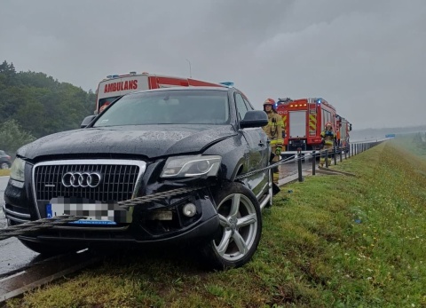 Sztynwag. Samochód uderzył w liny energochłonne na S5