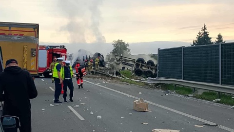 Pożar ciężarówki na drodze S5 w Lisim Ogonie koło Bydgoszczy. Utrudnienia [aktualizacja]