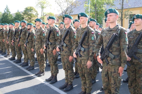 Zakończenie drugiej edycji projektu Wakacje z Wojskiem. Ponad 60 ochotników złożyło przysięgę