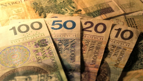 Od 2026 roku minimalne wynagrodzenie wyniesie 4806 złotych. Rozporządzenie w Dzienniku Ustaw