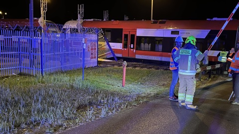 Wykolejenie pociągu w Nowej Wsi Wielkiej. Droga powiatowa zablokowana [aktualizacja]