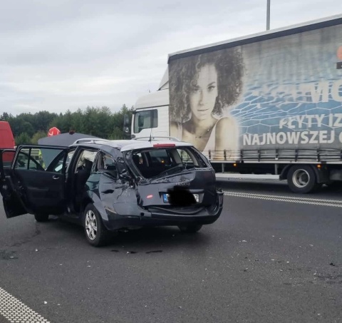 Kolizja w podbydgoskim Pawłówku. Zderzyły się dwa auta. Są utrudnienia