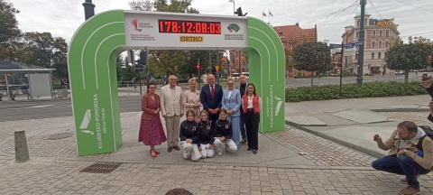 Toruń zaczyna odliczanie do Mistrzostw Świata w Lekkiej Atletyce. Przed urzędem stoi zegar