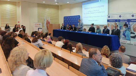 Eksperymenty wskażą im przyszłość Collegium Medicum przygotowało warsztaty dla młodzieży
