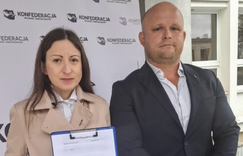 Działacze Konfederacji pod Kuratorium Oświaty: Edukacja zdrowotna to skrajnie lewicowy projekt