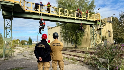 Nie ma mowy o lęku wysokości Zawody strażackie w ratownictwie wysokościowym [zdjęcia]