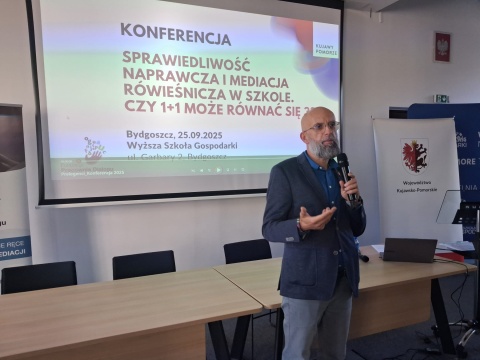 Jak rozmawiać i naprawiać, zamiast karać Tego uczyli w Bydgoszczy specjaliści od dialogu