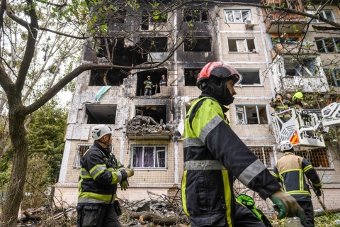 W czasie rosyjskiego nalotu na Kijów fragment pocisku uszkodził budynek polskiej ambasady