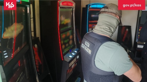 Zaryzykowali i przegrali. Nielegalny hazard w Żninie i Janowcu Wielkopolskim [zdjęcia]