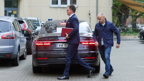 Marszałek Hołownia przybył do prokuratury na przesłuchanie ws. jego słów o zamachu stanu