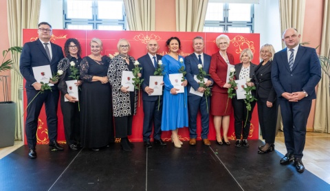 Nauczyciele z regionu nagrodzeni. W swojej pracy wychodzą przed szereg: z wiedzą i z sercem