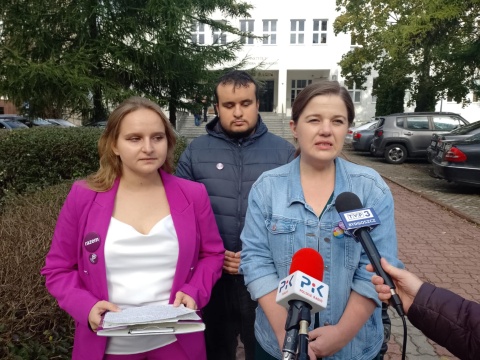 Toruńscy członkowie Partii Razem apeluje do innych posłów, aby przeznaczali pieniądze na naukę