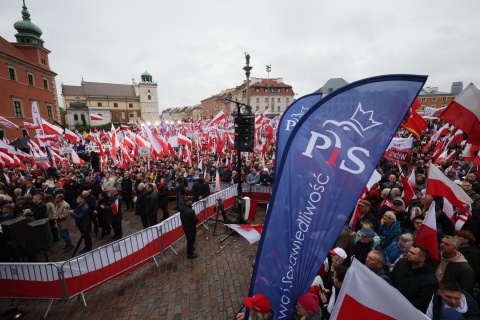 Podczas wiecu PiS przeciw m.in. nielegalnej migracji apelowano o odwołanie rządu