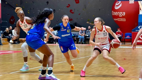 Trudna kolejka dla naszych koszykarek. Energa przegrała u siebie z mistrzyniami, Artego bez szans w Lublinie