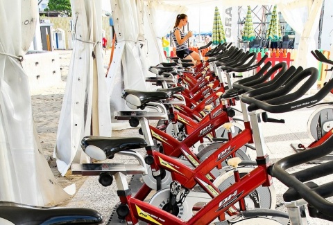 Sport przez całą dobę na bydgoskim UKW: ergometry, siatkówka, judo