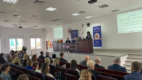 Kongres Jeden świat - wiele kultur: Szukamy rozwiązań dla dobra ludzkości