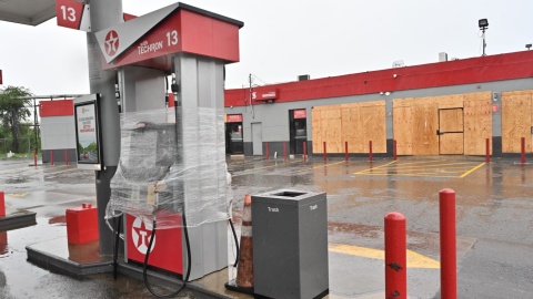 Jamajka: Trzy osoby zginęły jeszcze przed uderzeniem huraganu Melissa