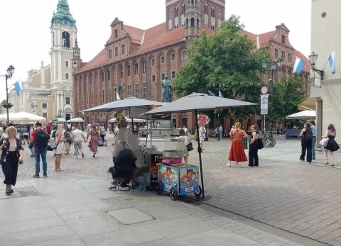 Zarzucano mu nielegalny handel, a teraz jest podejrzany o gwałt. Pan Frytka w areszcie