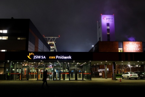 Śląskie: Akcja ratownicza w kopalni Pniówek, brak kontaktu z dwoma pracownikami