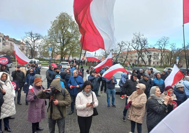 Centra integracji cudzoziemców będą koniem trojańskim. Protesty we Włocławku [zdjęcia]