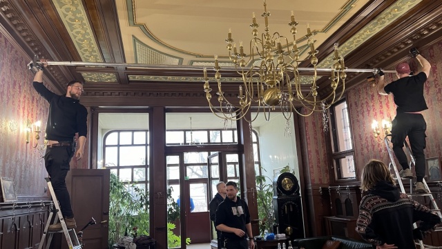 Radio zmienia się w dom nad morzem Kręcą u nas film o morderstwie [zdjęcia]