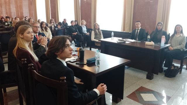 Myśli i argumenty silniejsze od mięśni. Finał Toruńsko-Inowrocławskiej Ligi Debat w murach UMK