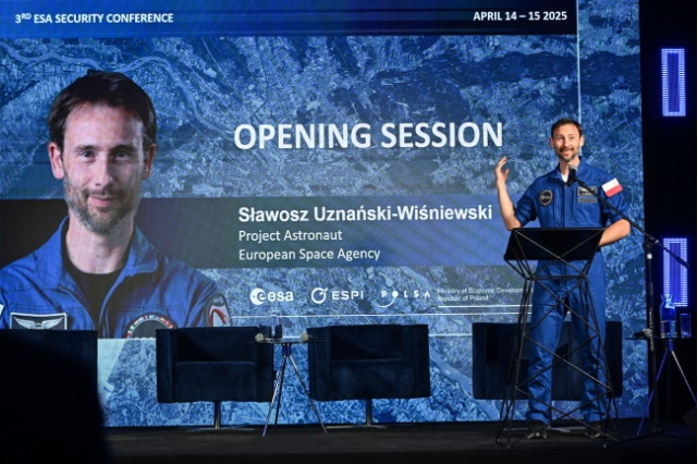Rozpoczął się pierwszy eksperyment badawczy z udziałem polskiego astronauty