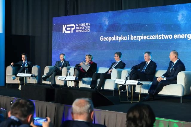 Transformacja energetyczna przebiega zbyt wolno. Eksperci dyskutują w Toruniu