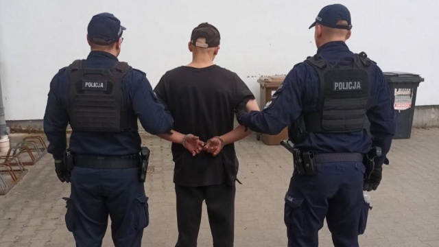 22-latek pod wpływem narkotyków wjechał autem w dzieci. Mężczyzna trafił do aresztu [wideo]