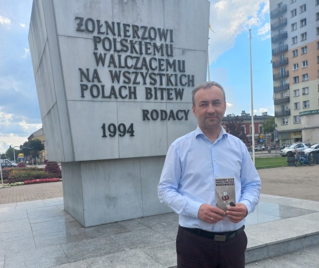 Kiedyś ten pomnik czcił Armię Czerwoną. Działacze PiS Z Włocławka nie chcą tam świętować